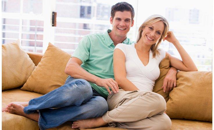 ما هي أسباب انجذاب الرجل للمرأة الأربعينية؟