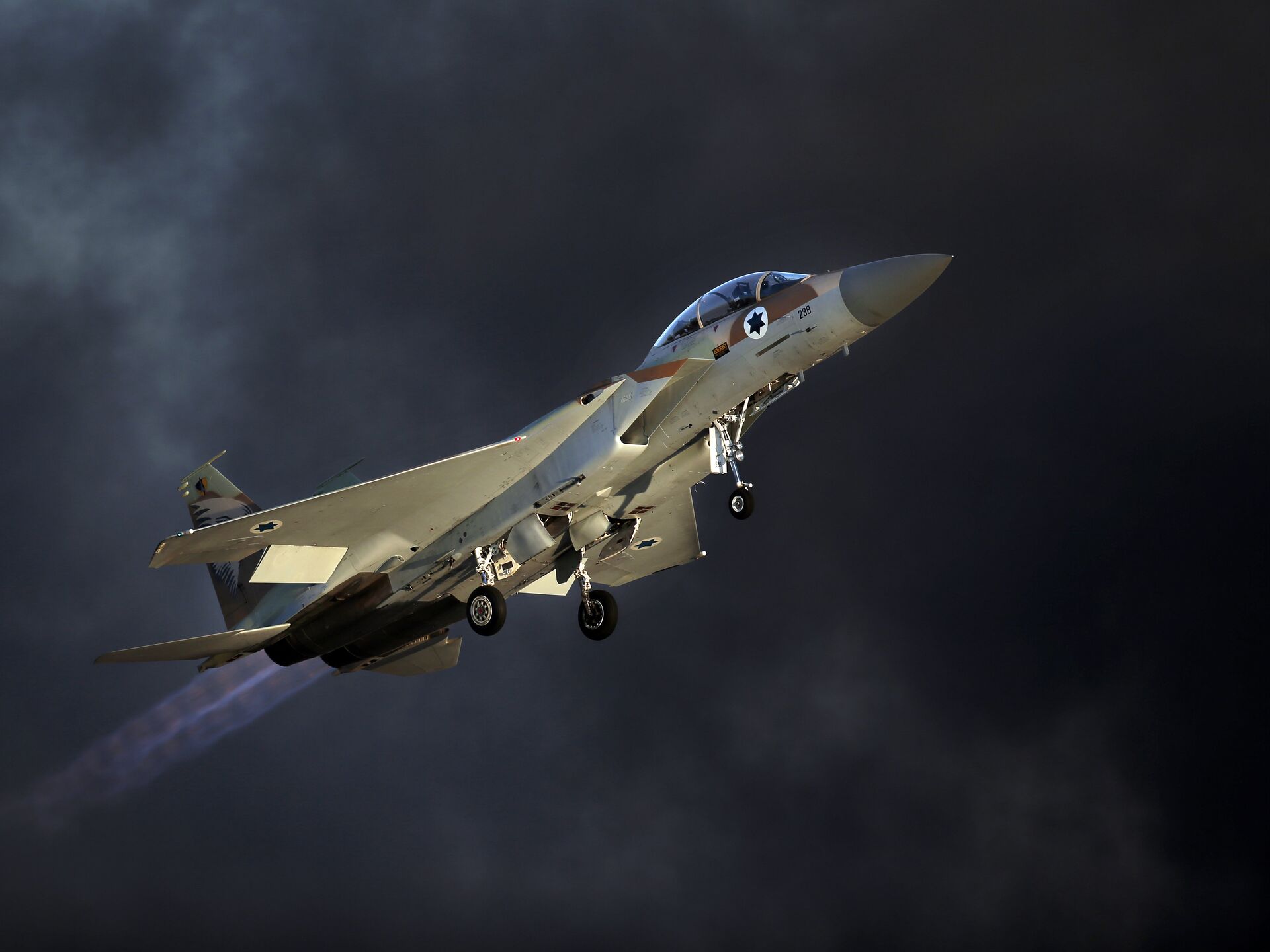 جيش الاحتلال: طائرة حربية تعترض صاروخ كروز في "إيلات"