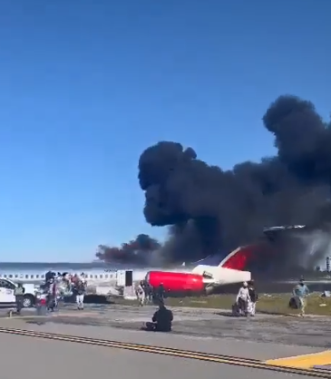 فيديو صادم يرصد تحطم طائرة واشتعال النيران في مطار ميامي