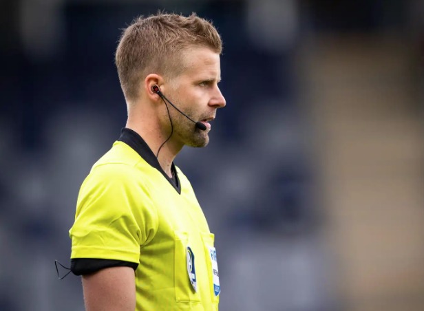 الحكم السويدي يعتذر ويقر بأخطاء تحكيمية في مباراة المغرب والأردن