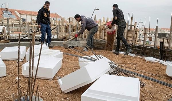 الاحتلال يحتجز 16 مليار دولار من مستحقات العمال الفلسطينيين