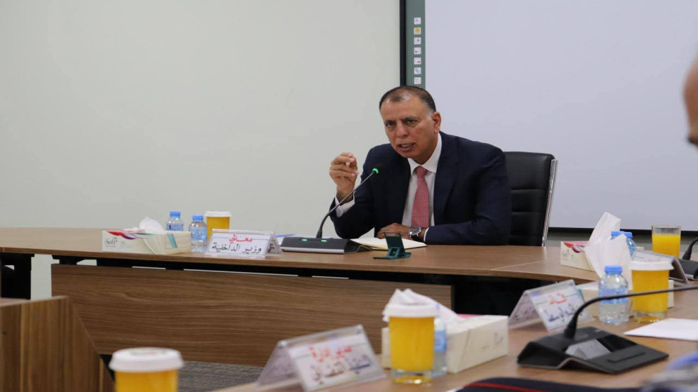 وزير الداخلية: ملتزمون بتطوير الخدمات الأمنية