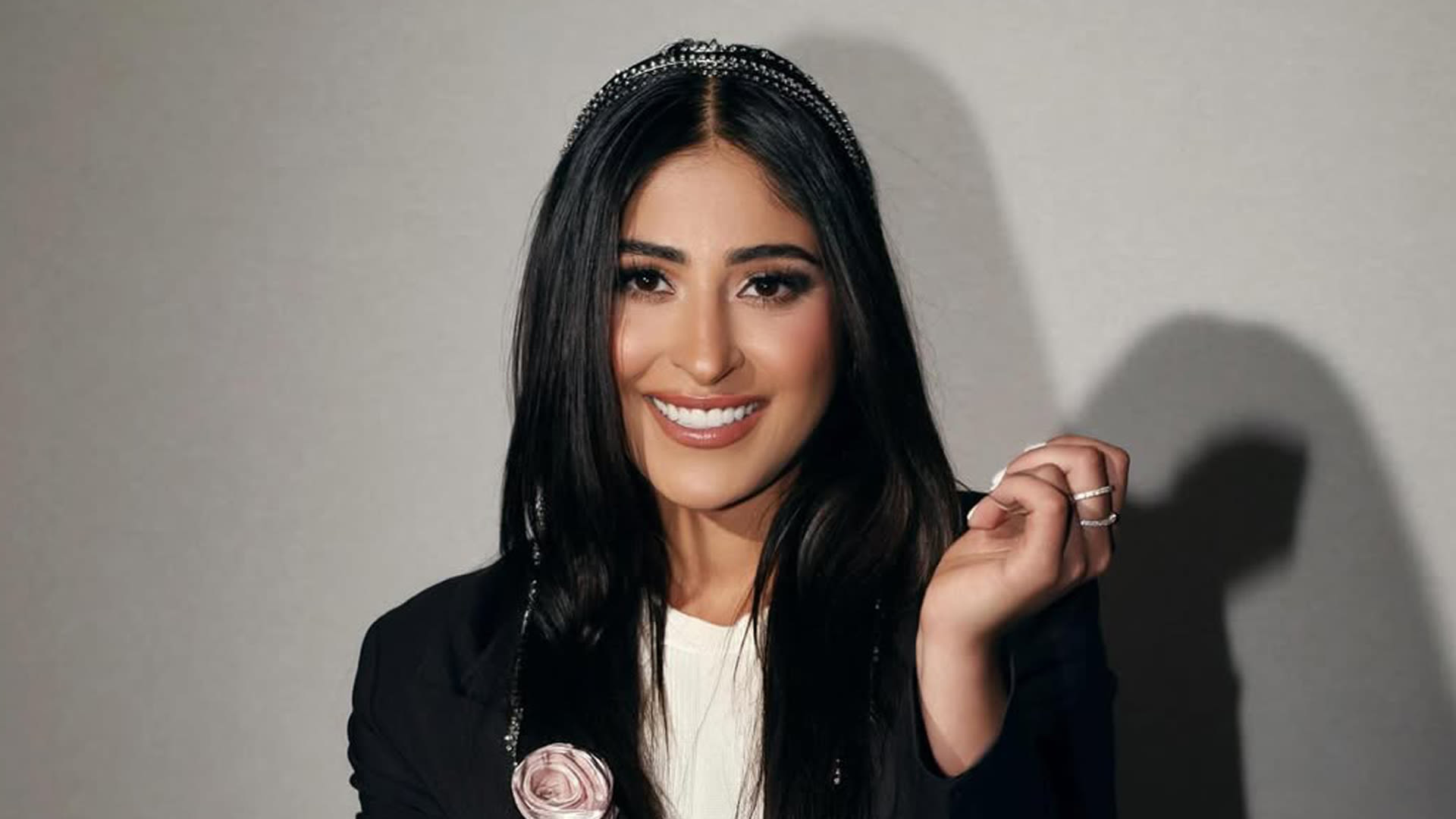 شجون الهاجري تفجع بوفاة والدها