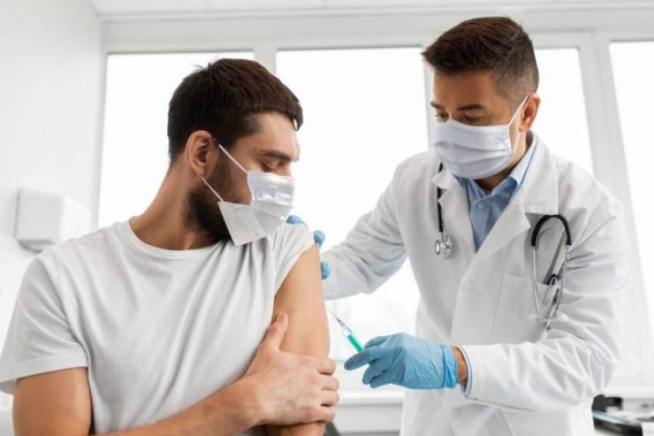 ما الذي يجب الانتباه قبل التطعيم ضد 'كوفيد-19'؟