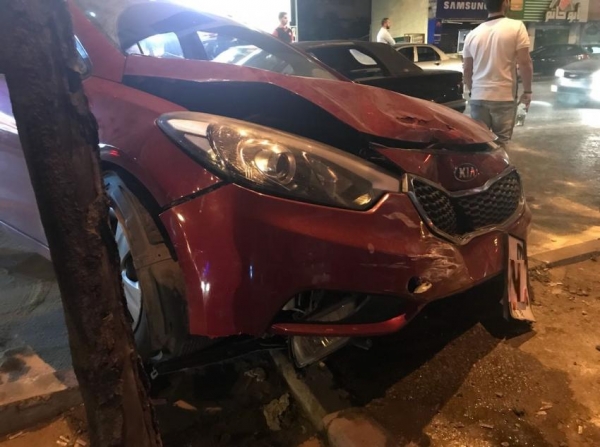 بالفيديو  ..  حادث مروع على دوار الواحه في العاصمة عمان