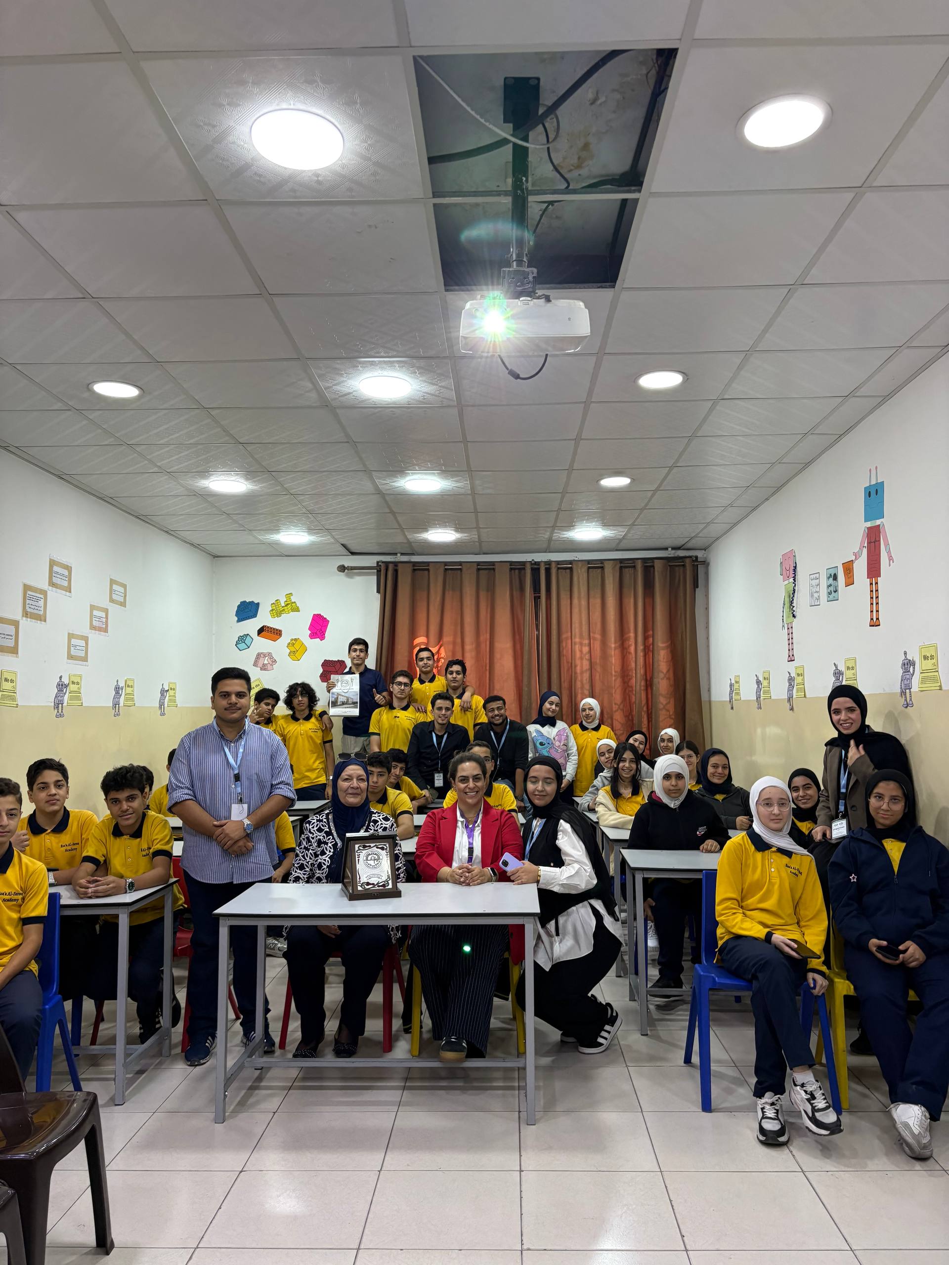 كلية الصيدلة في جامعة الزيتونة الأردنية تنفّذ مبادرة توعوية لطلبة المدارس بعنوان "دور الصيدلاني في تعزيز نمط حياة صحي‎"