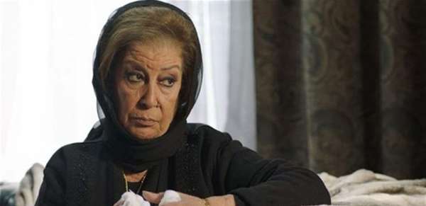منى واصف تتكلّم عن الرجال في حياتها ..  "لم أرَ ابني منذ 10 سنوات"!