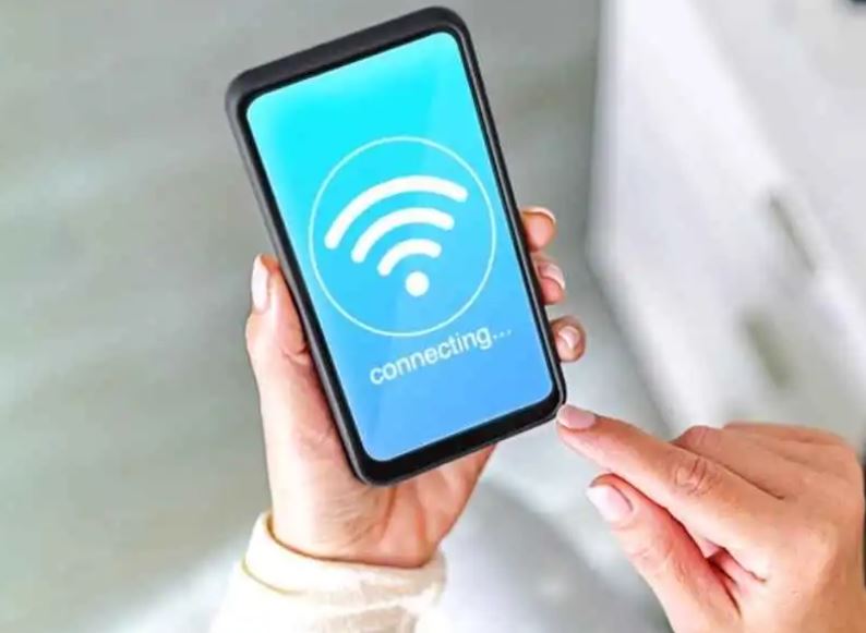 ماذا يرى صاحب شبكة واي فاي عند اتصالك بها؟  