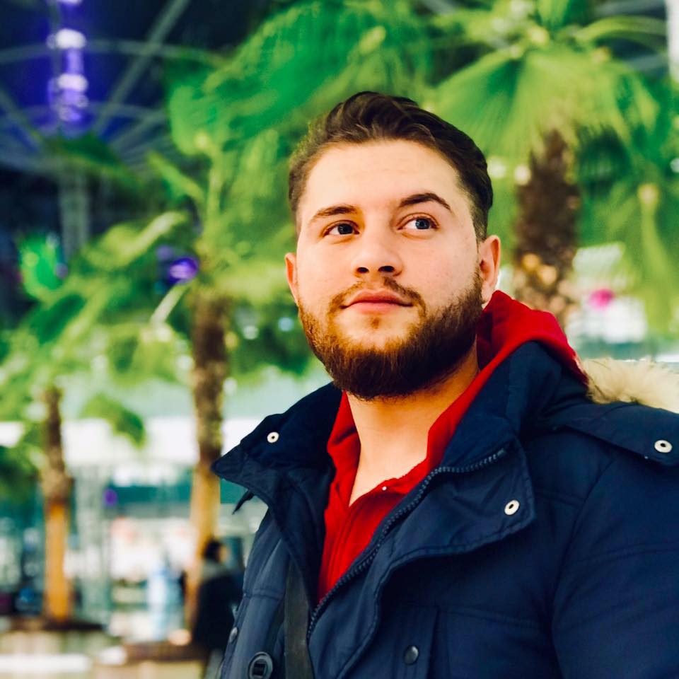 يزن الهمبرجي كل عام وانت بألف خير