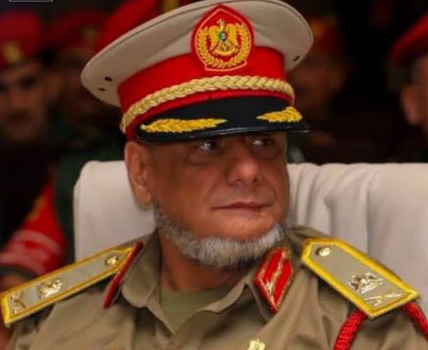 اغتيال آمر الاستخبارات العسكرية في الجيش الليبي إثر استهداف سيارته بعبوة ناسفة في بنغازي