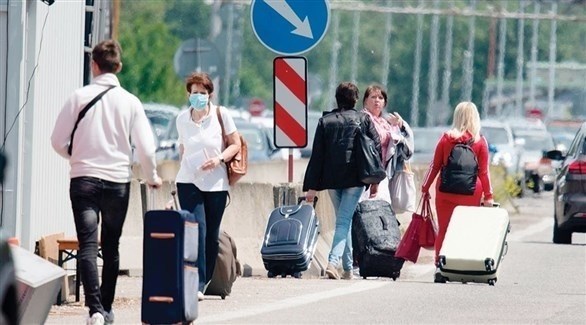 منظمة عالمية: استمرار قيود السفر مع دخول الوباء عامه الثاني