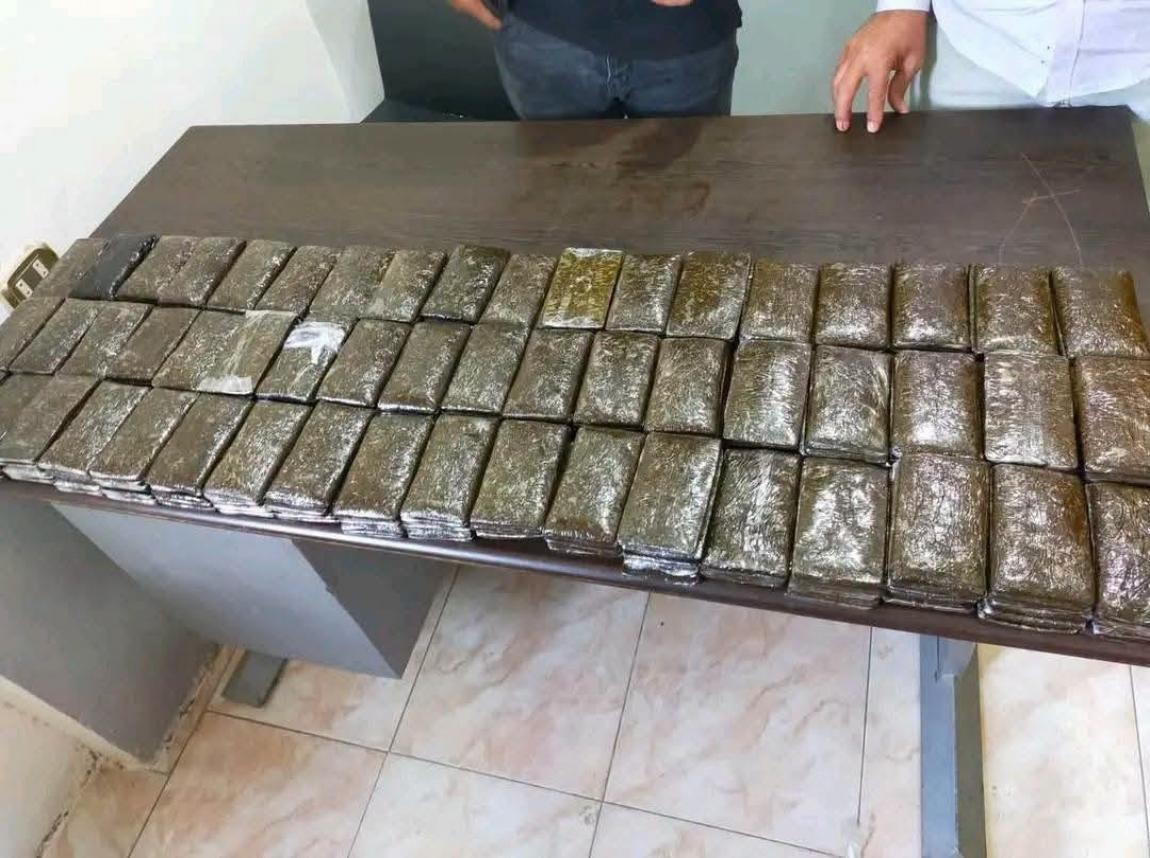 مصر تحبط تهريب 280 "فرش حشيش" كانت في طريقها إلى الأردن