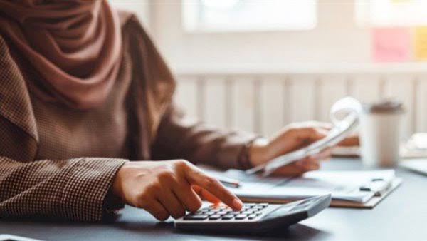 ما حكم منع الزوجة من العمل؟ ..  الإفتاء الأردنية تُجيب