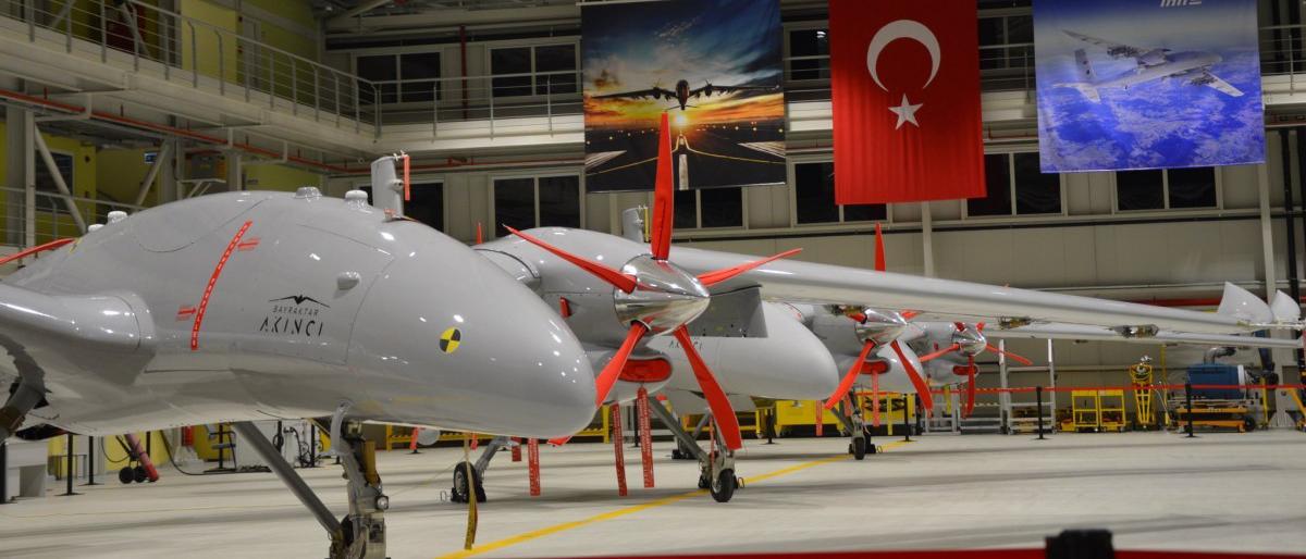 الإمارات تبحث التعاون في الصناعات العسكرية مع تركيا