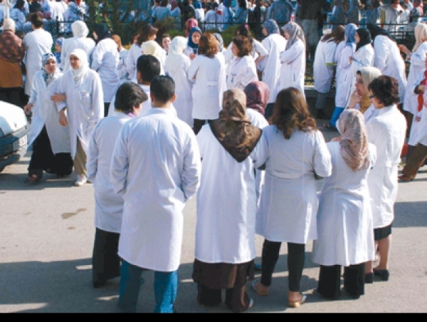 نقيب الممرضين يحذر "الصحة" من اضراب شامل للممرضين يشل حركة القطاع الصحي ..  تفاصيل