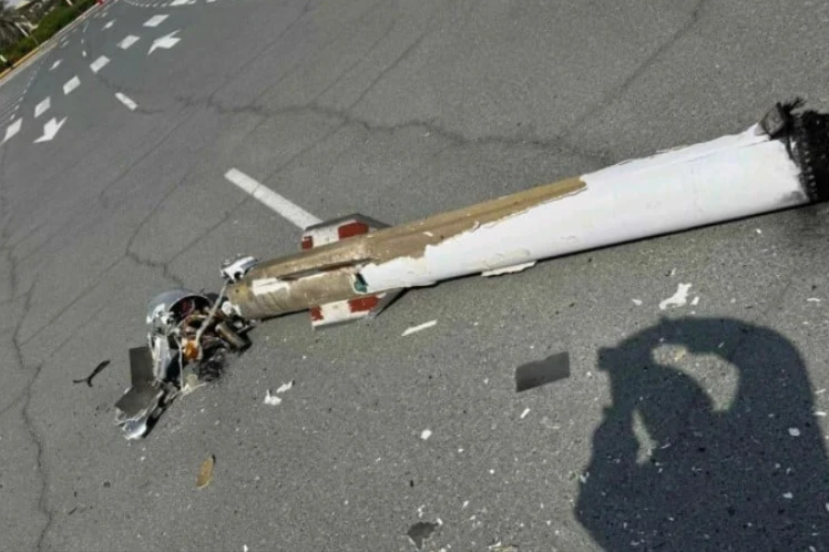 مقتل شخصين في أبوظبي جراء شظايا صاروخ باليستي