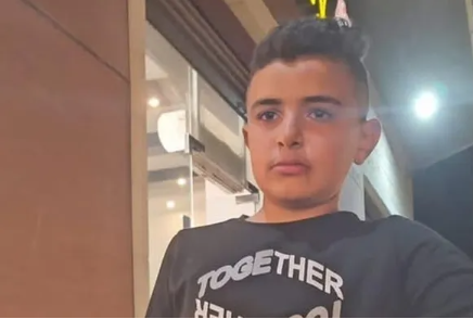 قاتل ابنه في فلسطين يسلم نفسه للأجهزة الأمنية - صورة