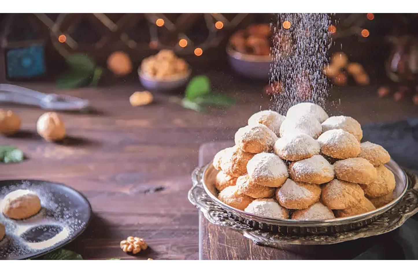 كعك وبسكويت العيد ..  متعة لذيذة لا تخلو من المخاطر