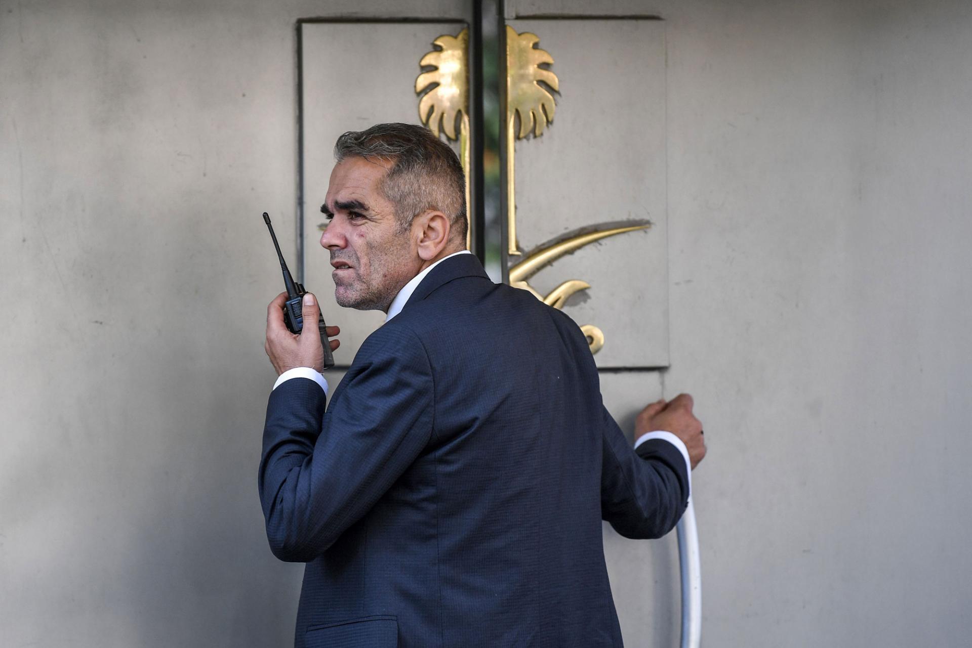 بالفيديو  ..  مفاجأة ..  مواطن تركي أبلغ المحققين بأنه سمع صوت عراك وصراخ أثناء تواجد خاشقجي في القنصلية  