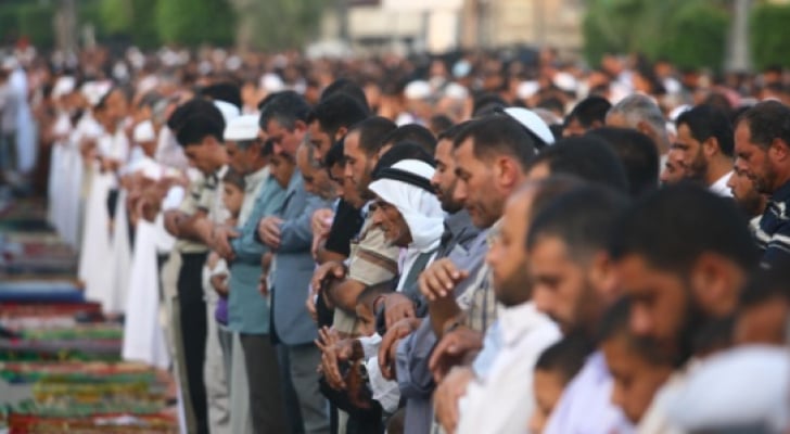 دائرة الإفتاء: صلاة الجمعة لا تسقط بأداء صلاة العيد
