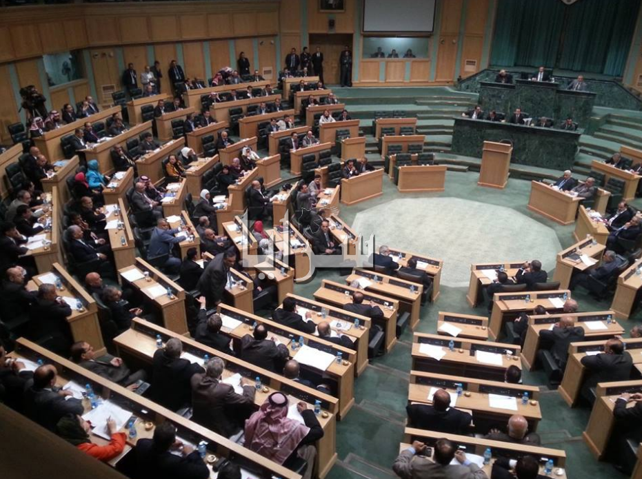 النواب يجدد الثقة بالحكومة  ..  والسعود يقدم استقالته  ..  اسماء 