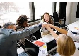 ضرورة العصر: كيف تضمن تطورك المهني في عالم متغير؟