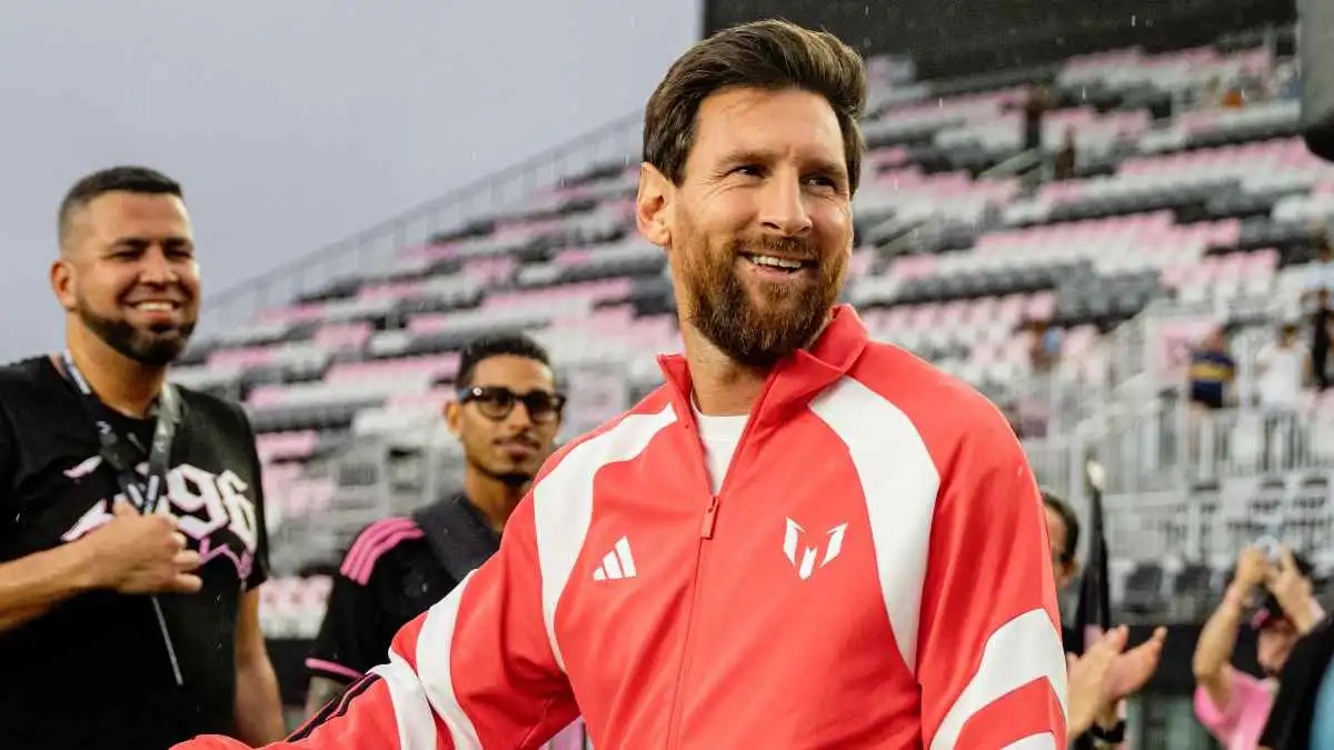 ميسي يخطف الأضواء في افتتاح "كأس ميسي" برسالة مؤثرة للفرق المشاركة (فيديو) 