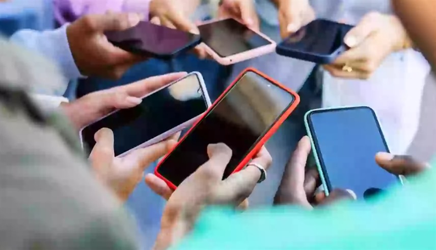 إعداد بسيط في هاتفك قد يجعلك تبدو أصغر بـ10 سنوات!