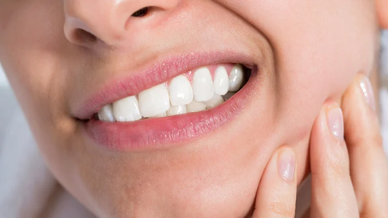 4 حلول فعالة لأصحاب الأسنان الحساسة