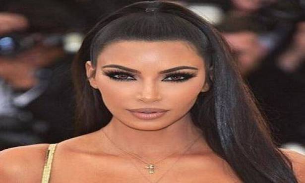 بعد الكشف عن مرضها المزمن ..  كيم كارداشيان تلجأ إلى "خلطة" مقززة
