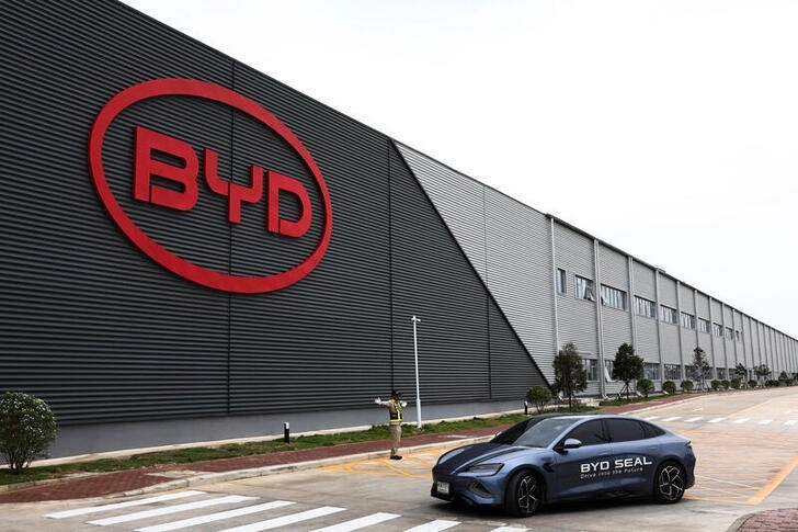 BYD تدرس الاستحواذ على مصنع Stellantis NV المتوقف في ضواحي تورنتو
