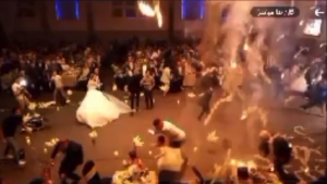 مشهد مهيب للحظات محاصرة النيران المستعرة للعروسين بحفل زفاف نينوى المأساوي