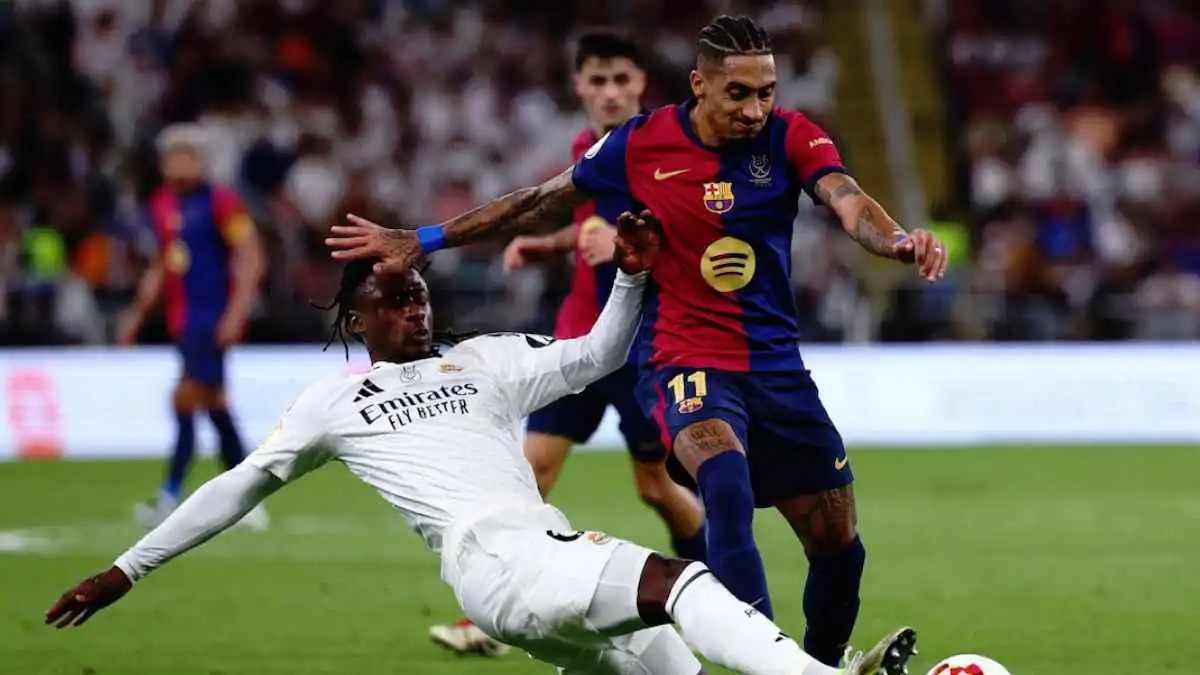 من هو حكم كلاسيكو ريال مدريد وبرشلونة؟ 