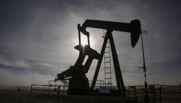 المخزون الأمريكي يهبط بسوق النفط
