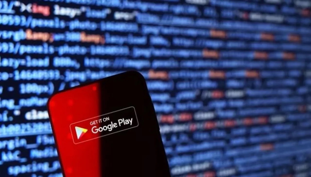 خدعت ملايين المستخدمين ..  احذر هذه التطبيقات الاحتيالية على «غوغل بلاي»