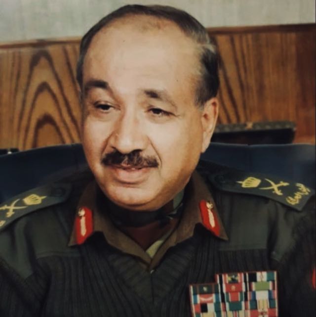 عباس نجل الفريق الركن محمود حماد الموانيس يستذكر والده بكلمات مؤثرة