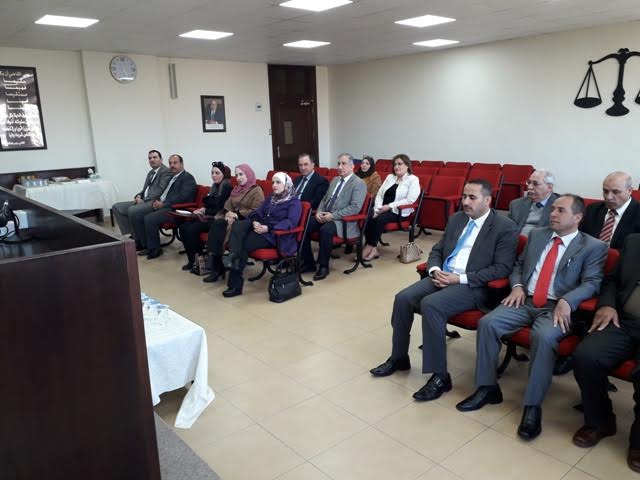 كلية الحقوق في عمان الاهلية تستقبل وفدا من "نظيرتها" بجامعة جرش