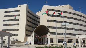 بالصور  ..  استئصال ورم وزنه 4 كغم ينقذ حياة سيدة في الزرقاء الحكومي