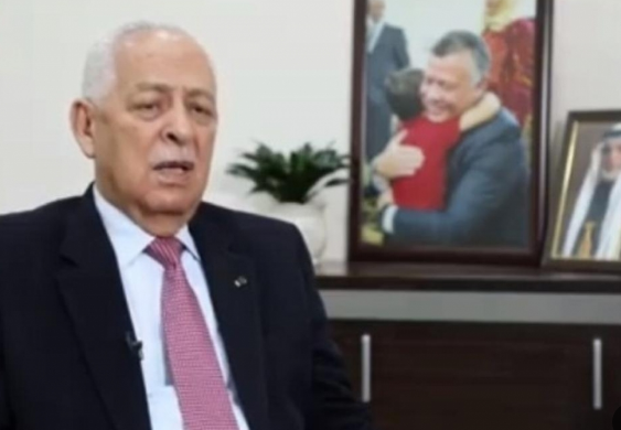 مندوبا عن الملك وولي العهد ..  العيسوي يعزي آل الصمادي 