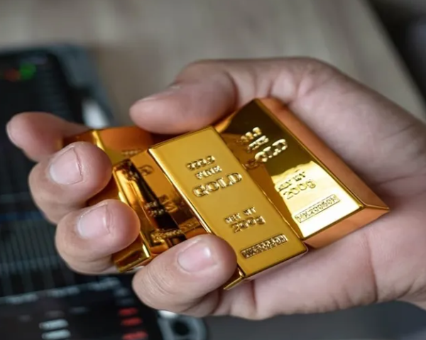 الذهب يتراجع بعد خطاب ترامب