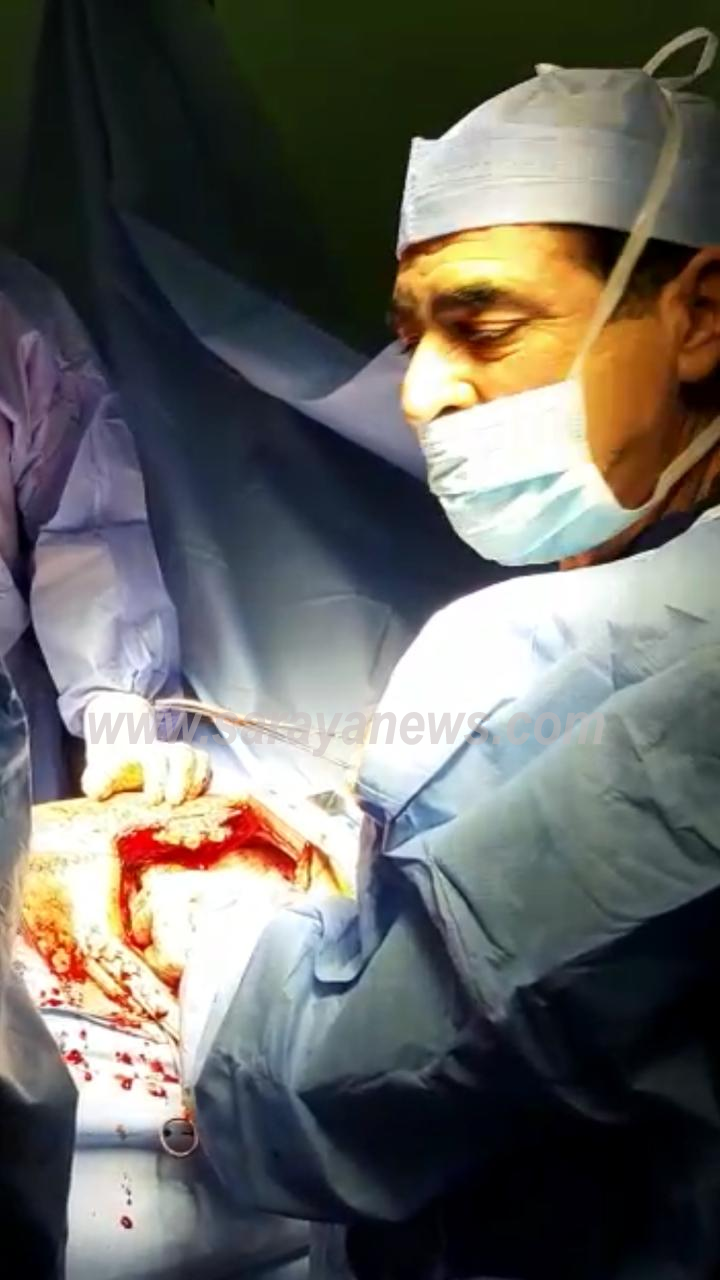 بالصور  ..  توقف قلب ثلاثيني في الزرقاء اثر طعنة اخترقت صدره ..  ومستشفى الزرقاء  ينقذ حياته