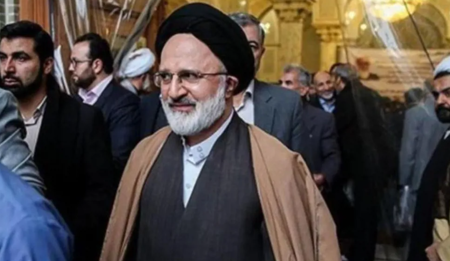 رجل الظل في مكتب خامنئي" ..  إعلام عبري يُعلن مقتل "علي أصغر مير حجازي"