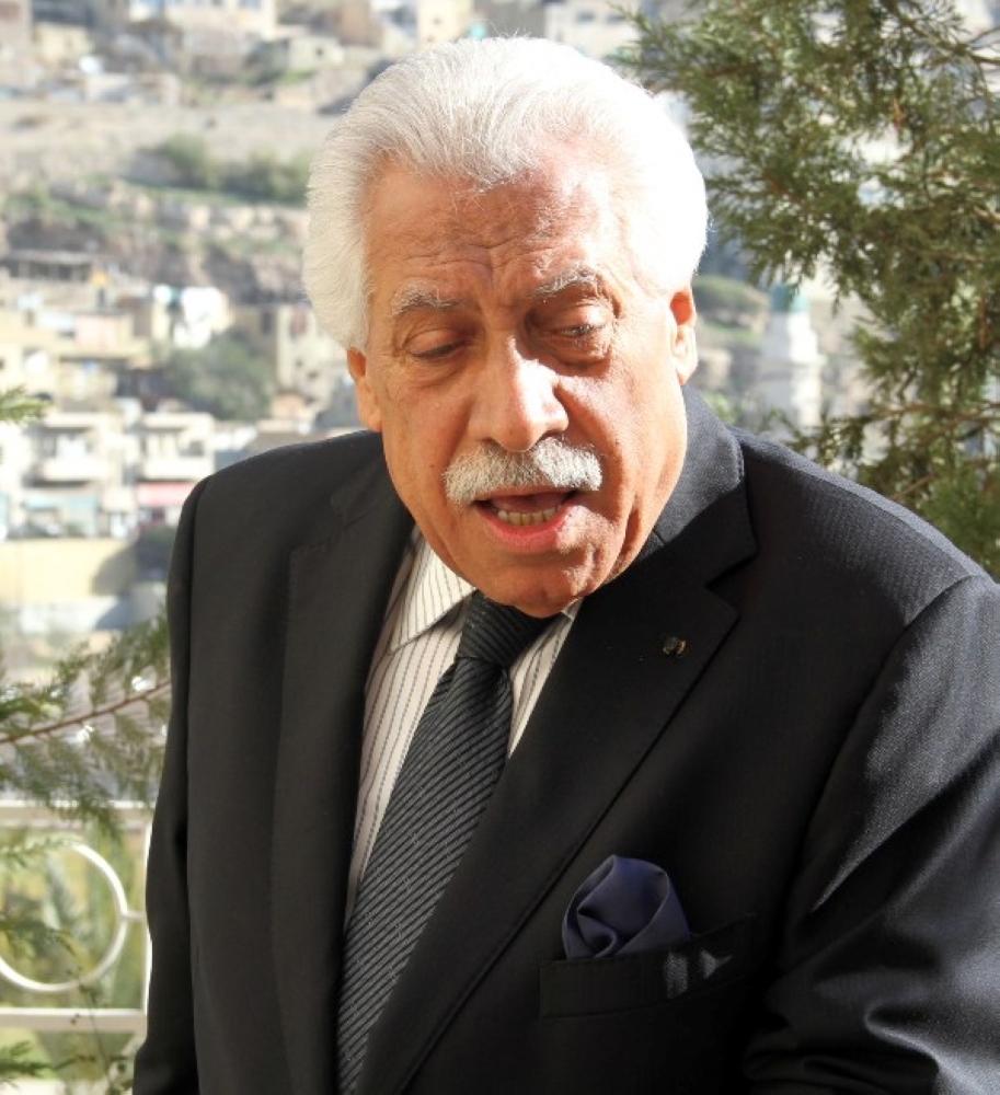 من هو "عقل بلتاجي" ليتبوأ (15) منصباً ويستثنى من قرارات المُلقي بعدم التمديد وعمره 76 عاماَ؟