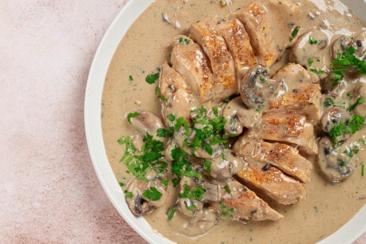 دجاج كريمي بالمشروم