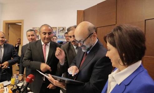 الرزاز يطلق (8) خدمات إلكترونية جديدة في امانة عمان  ..  "تفاصيل"