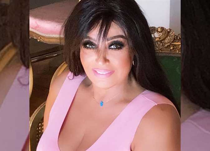 فيفي عبده: "اشتغلت ليل ونهار عشان أدبر فلوس الحج لأمي وأبويا"