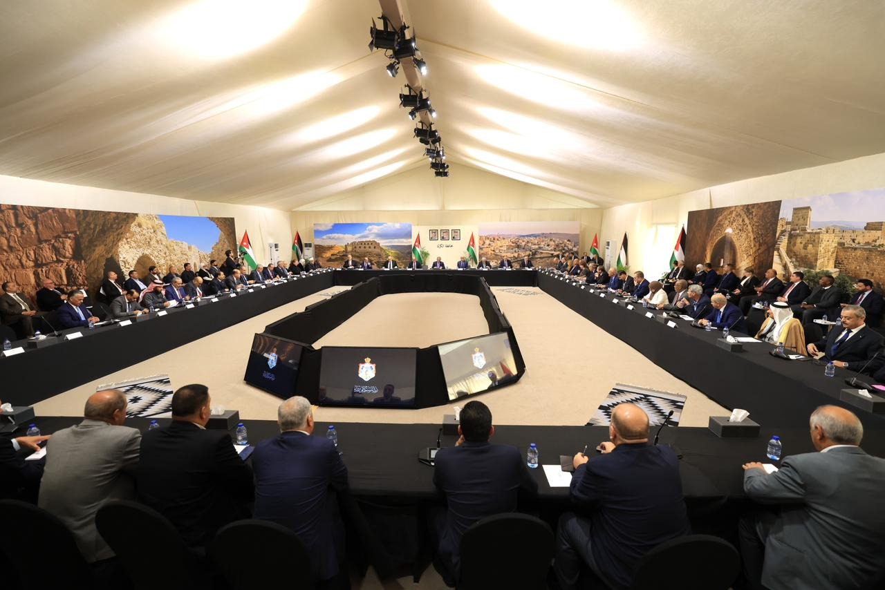 مجلس الوزراء يقر حزمة مشاريع تصريف مياه الأمطار للبلديات المتضررة