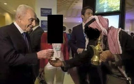 " القهوة الاردنية" المقدمة لبيريز تشعل مواقع التواصل (صورة)