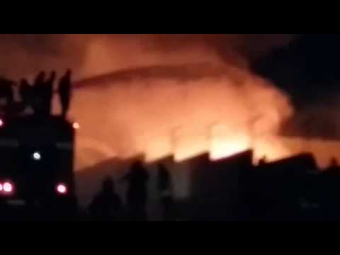 بالفيديو .. عمان: حريق هائل بمصنع دهانات في المقابلين