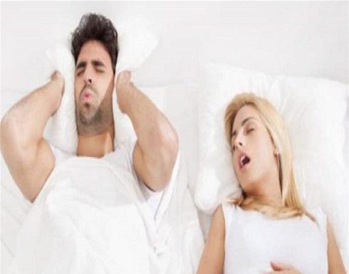 الرجل والمرأة ..  من يشخر أكثر؟
